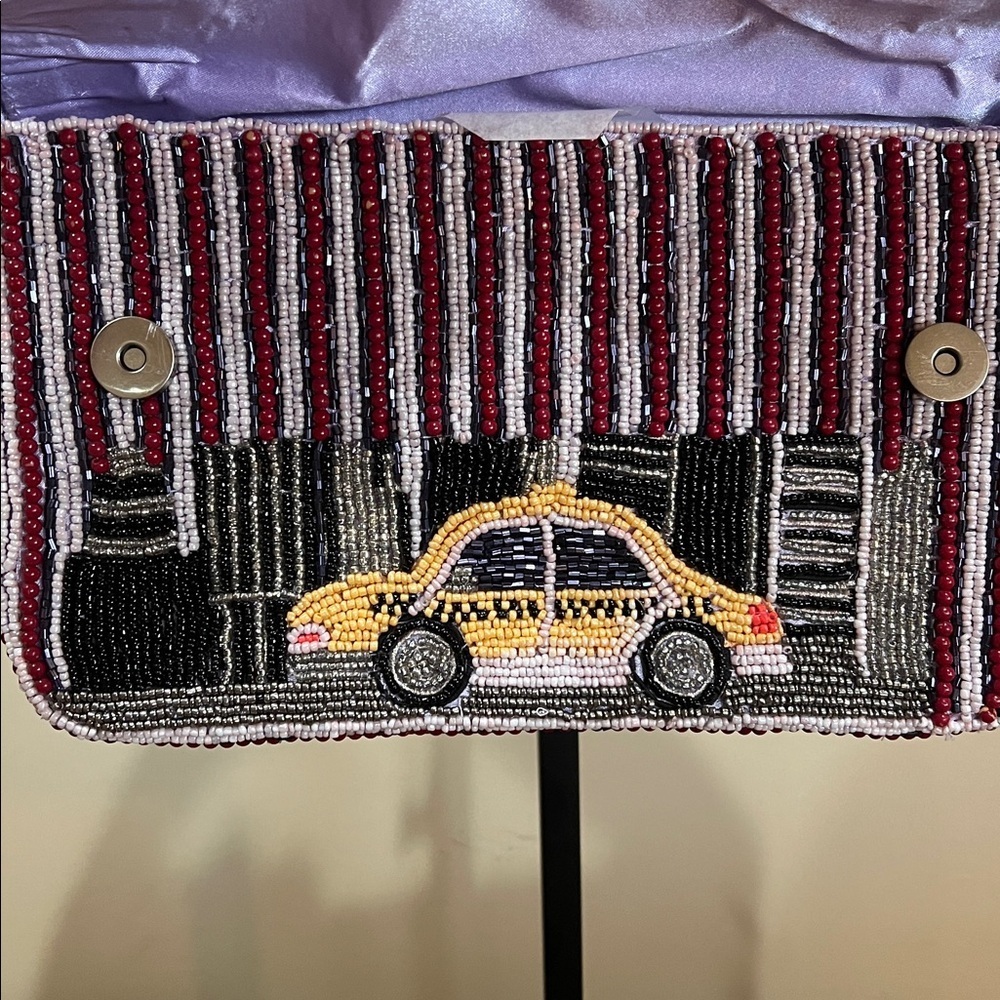 Handcrafted In India | Beaded New York Skyline/Cab Shoulder Bag - Picture 7 of 15